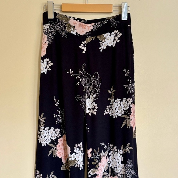 Dynamite| Gorgeous Black Pink White Floral Wide Leg Trouser Pants Sz XS - Picture 2 of 6